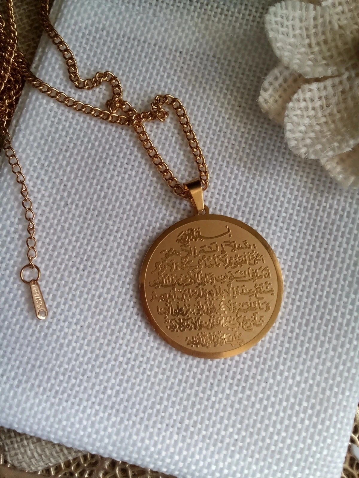 Collier acier inoxydable avec inscription en arabe